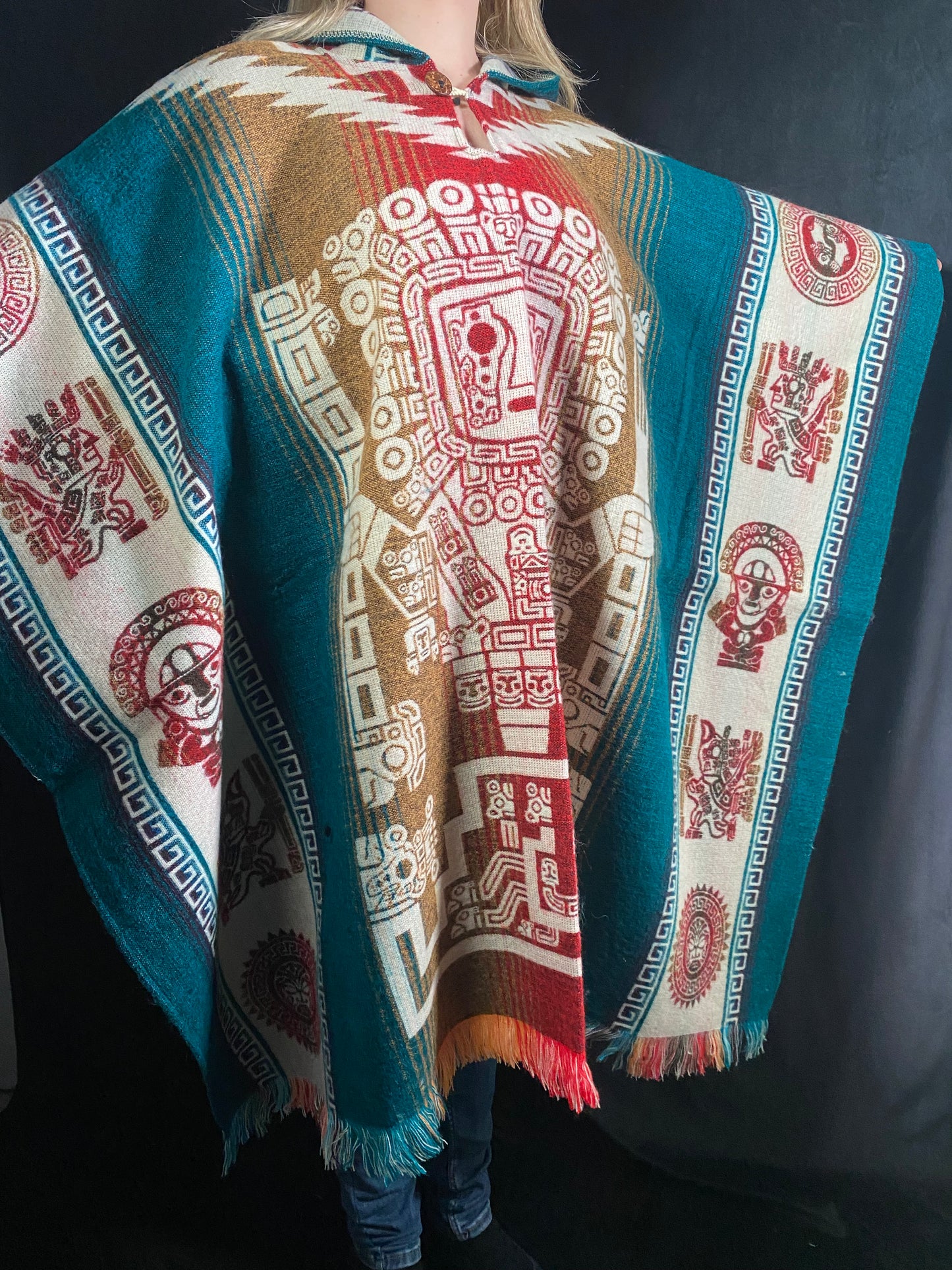 Poncho Wiracocha Otavalo-Ecuador-Arte