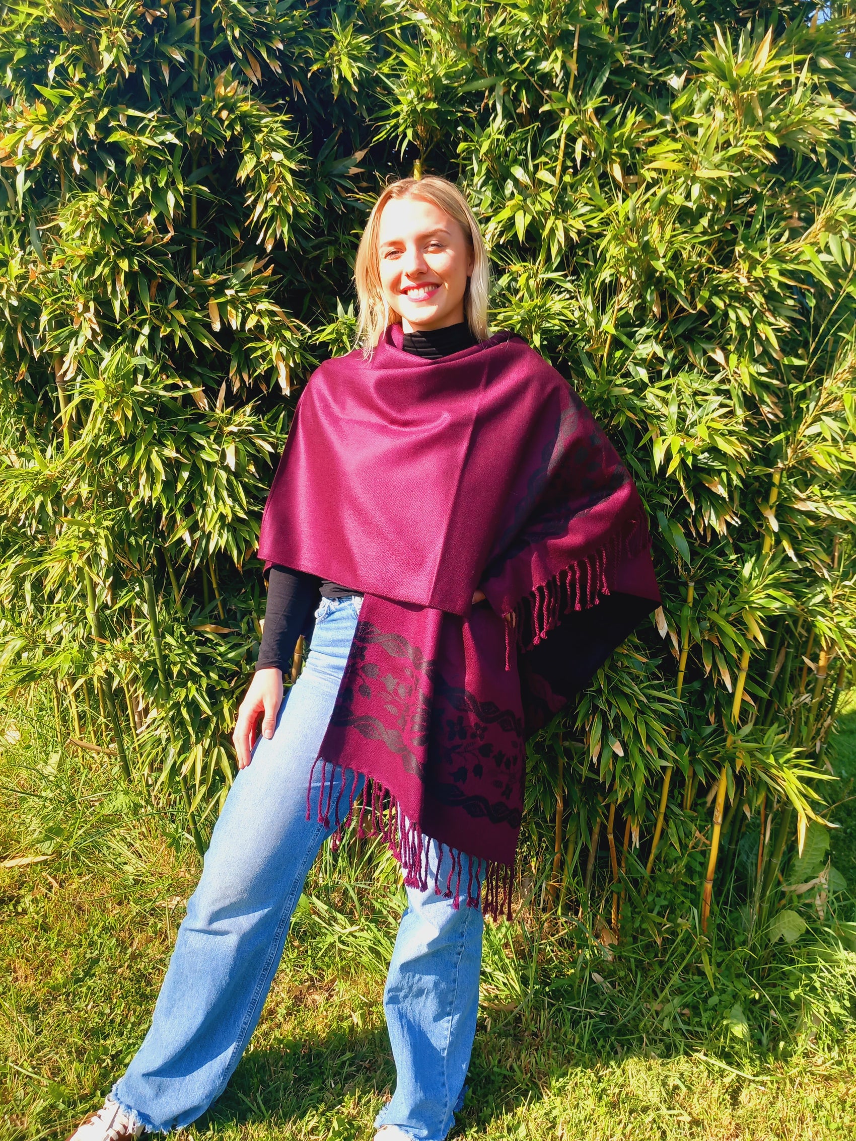 Poncho, Châle modèle fleur avec franges