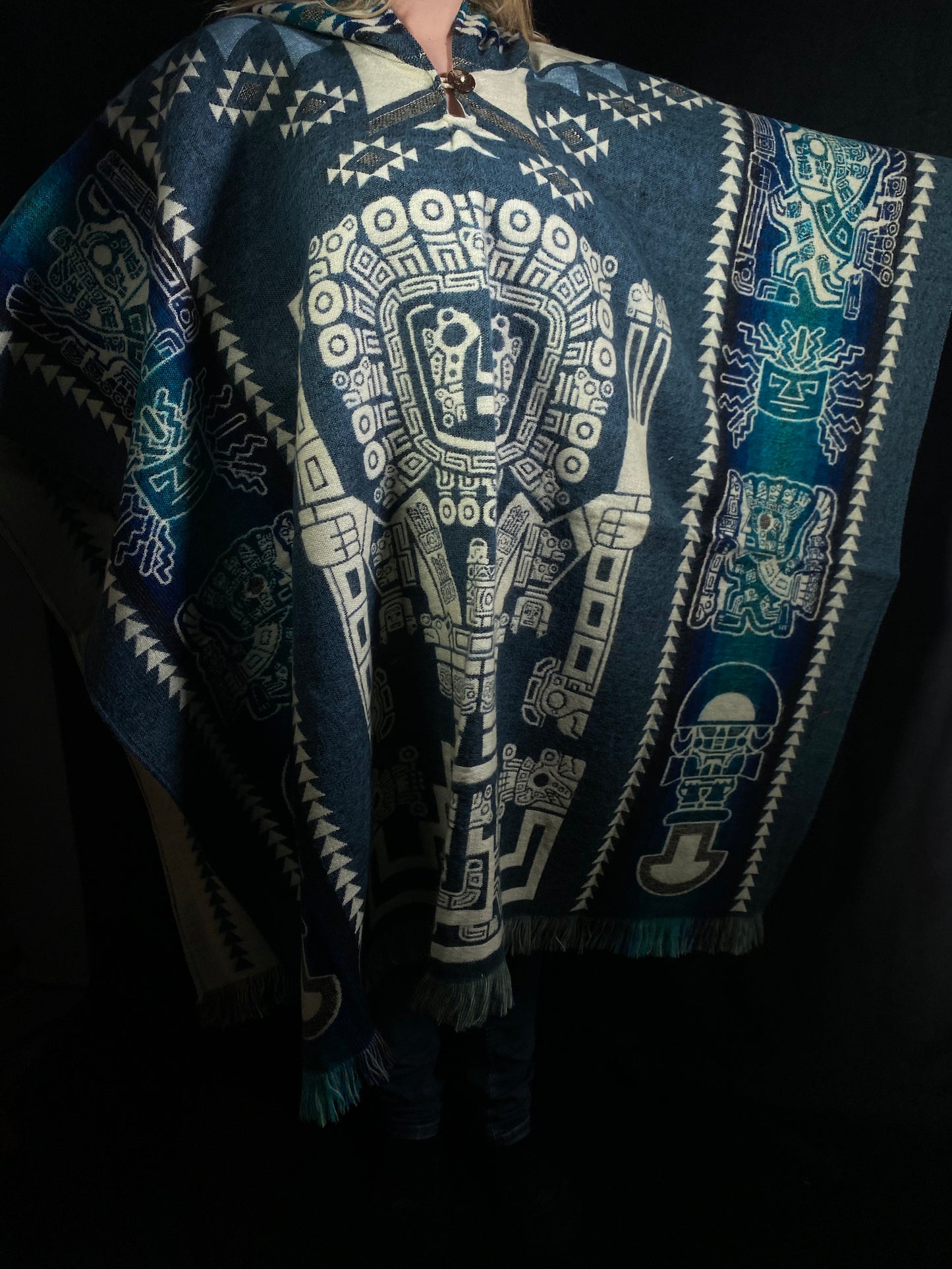 Poncho Wiracocha Otavalo-Ecuador-Arte