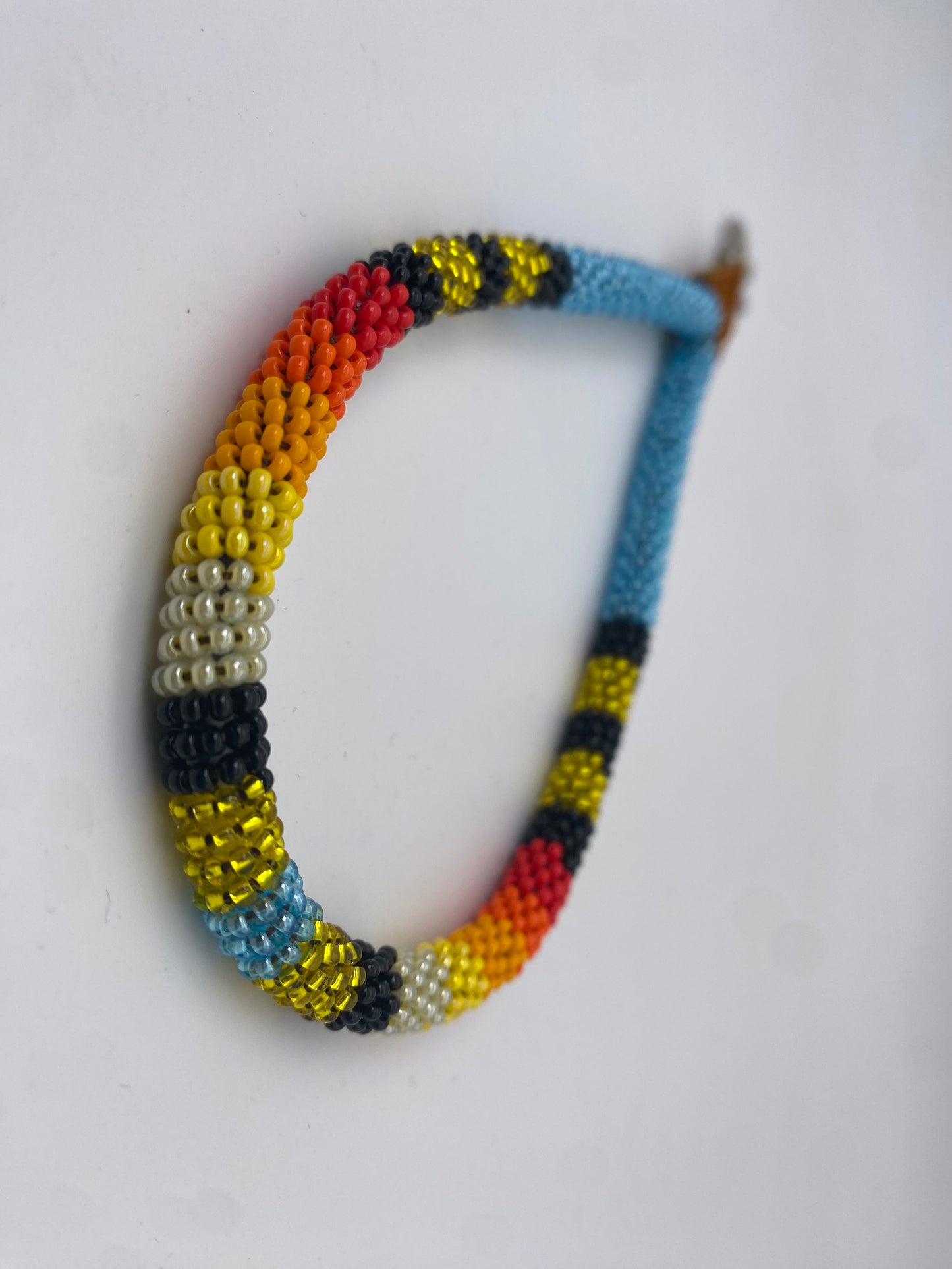 Porte-clefs en perles et cuir fait main-artisanal