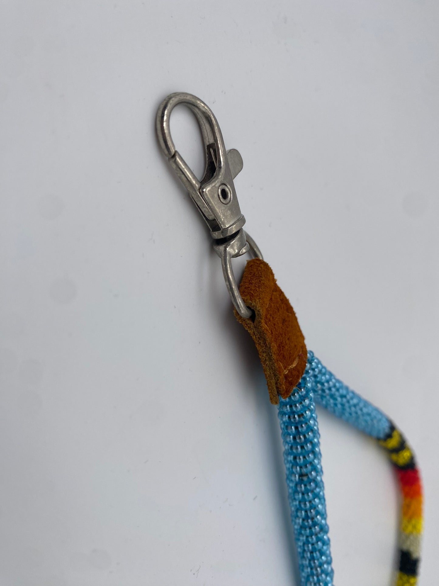 Porte-clefs en perles et cuir fait main-artisanal
