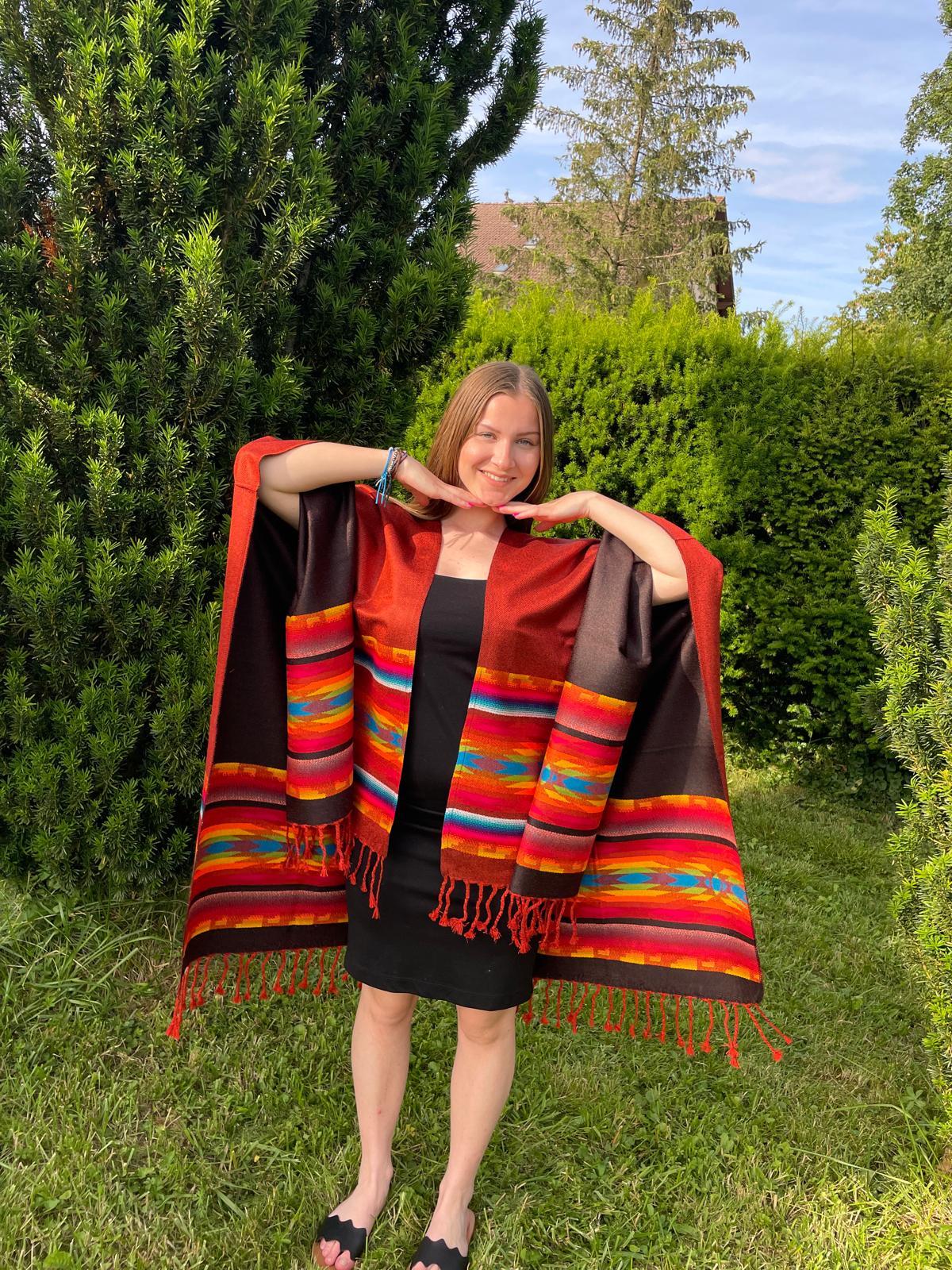 Poncho, Châle modèle ethnique avec franges