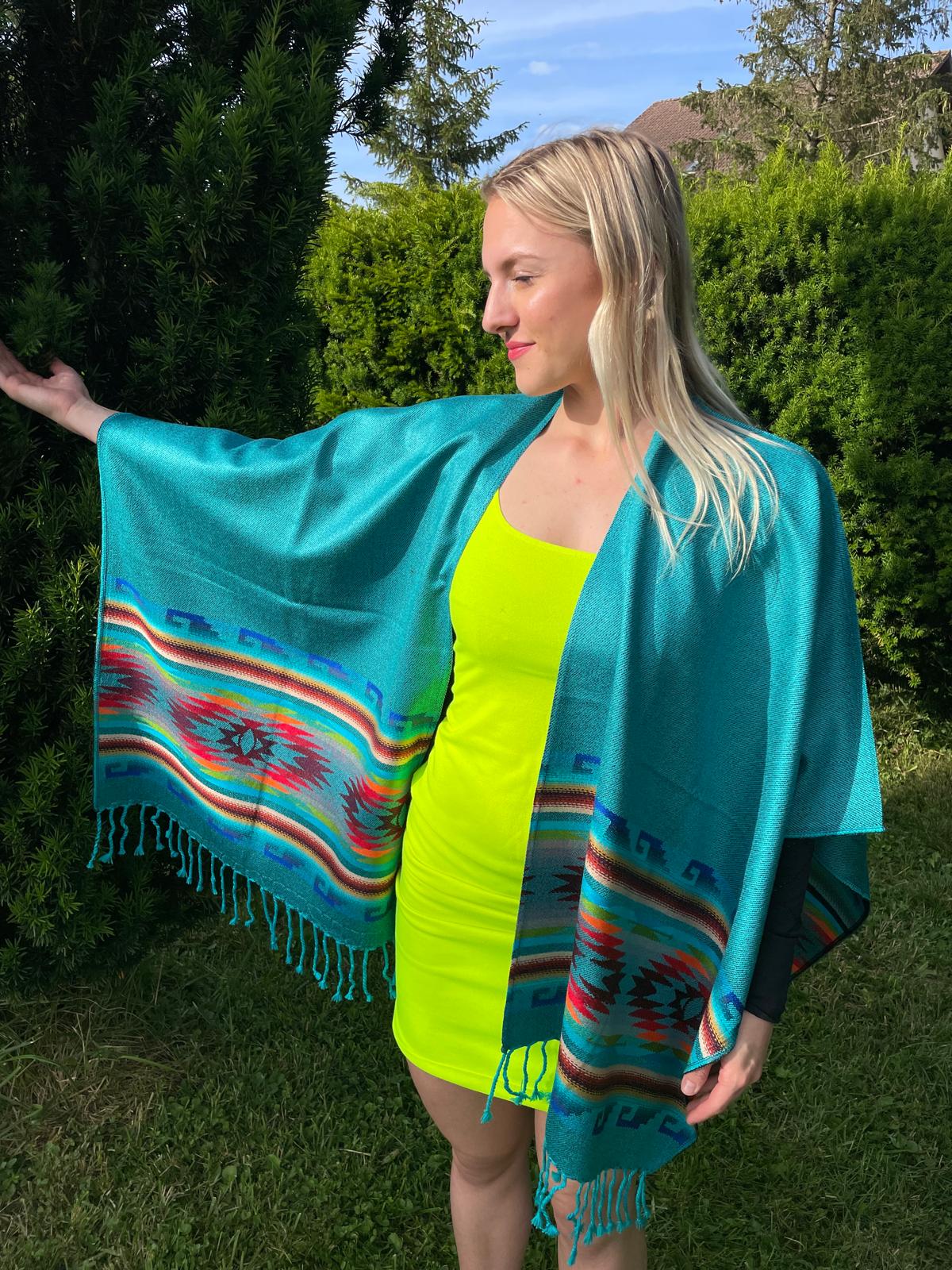 Poncho, Châle modèle ethnique avec franges