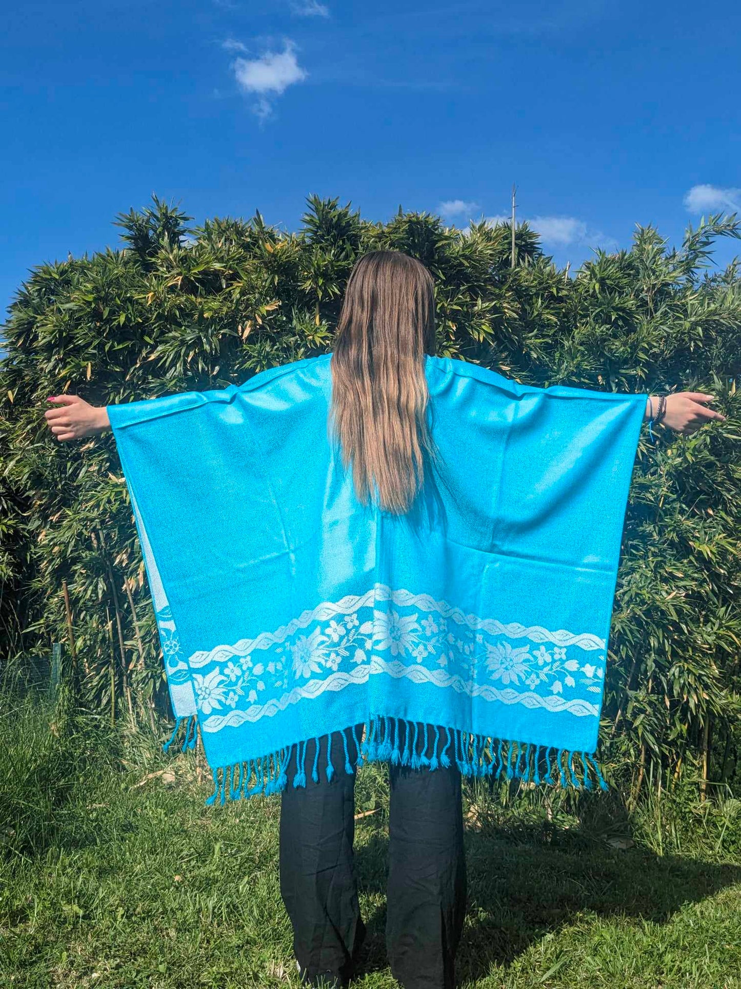 Poncho, Châle modèle fleur avec franges