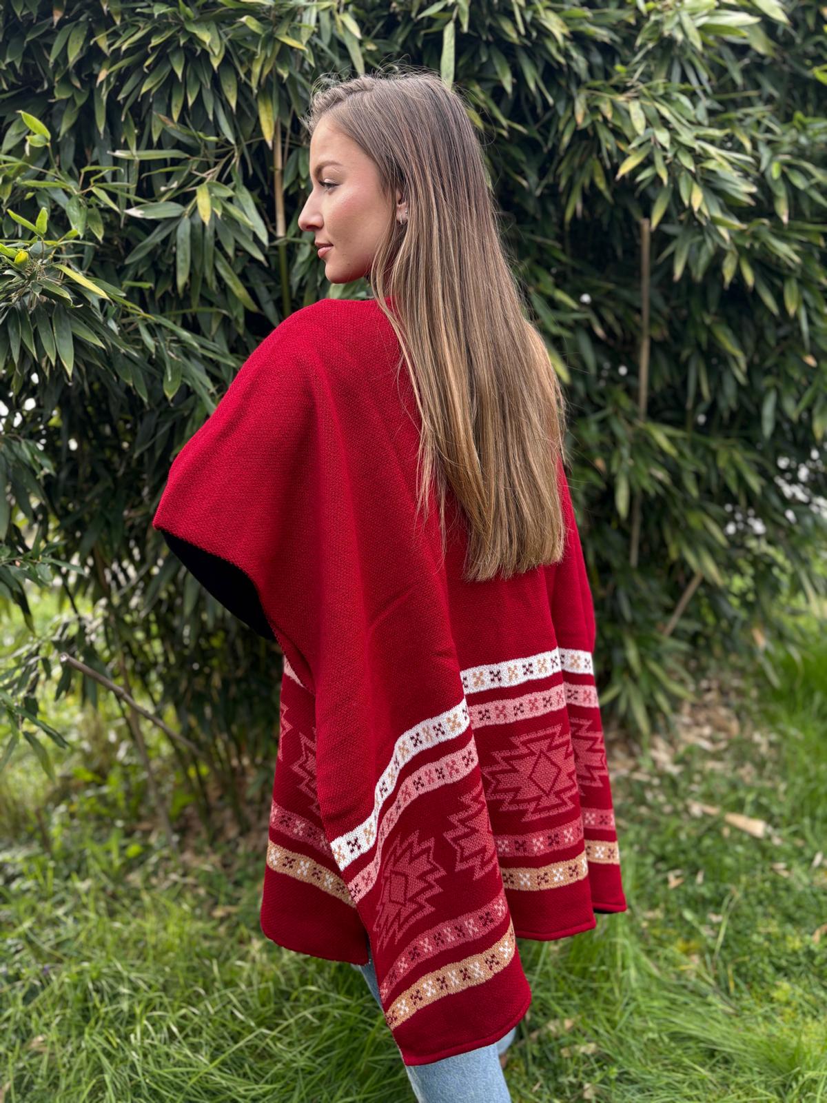 Poncho Cape Ethnique Otavalo-Ecuador