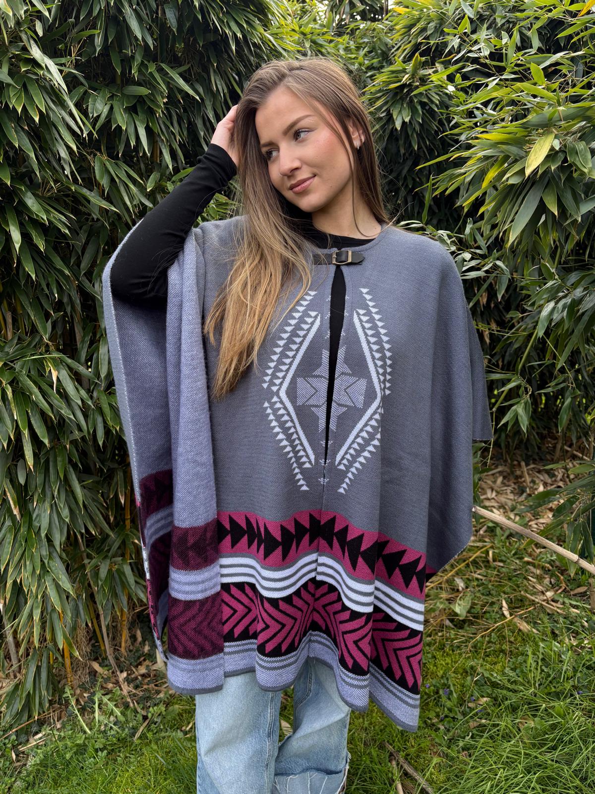 Poncho Cape Ethnique Otavalo-Ecuador