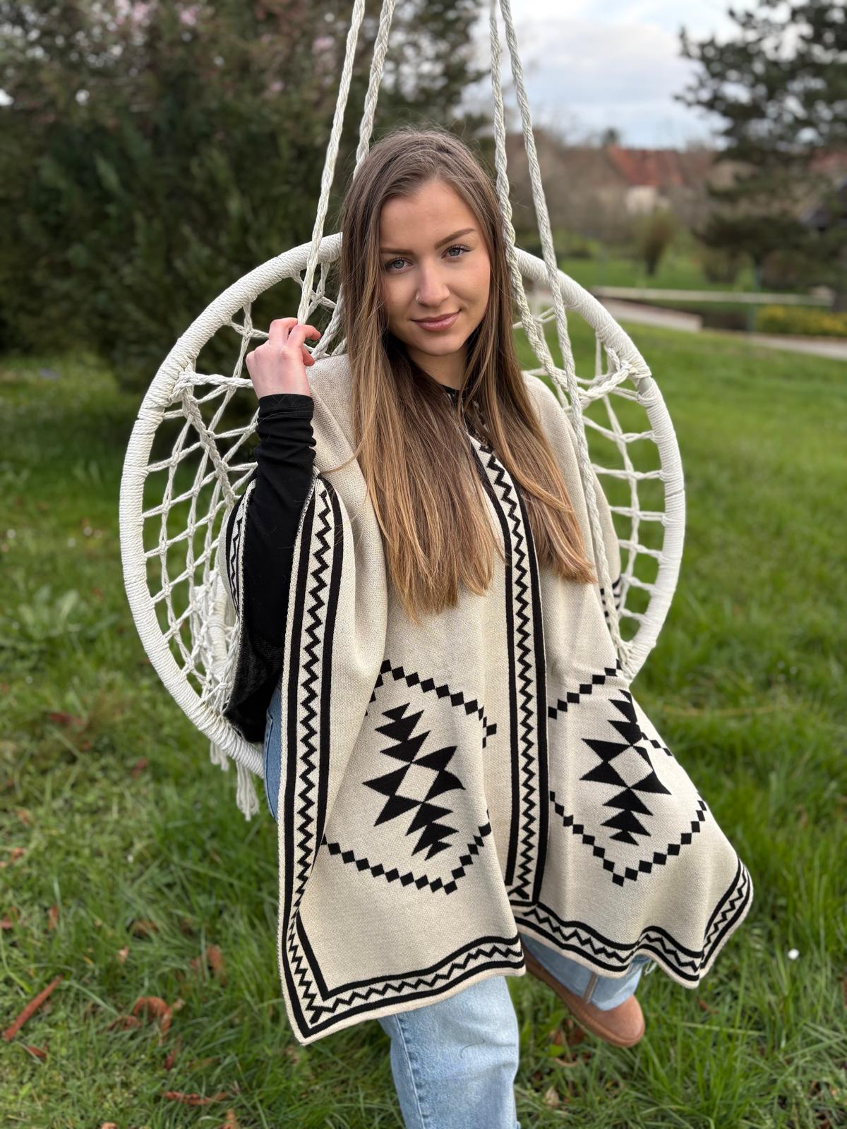 Poncho Cape Ethnique Otavalo-Ecuador