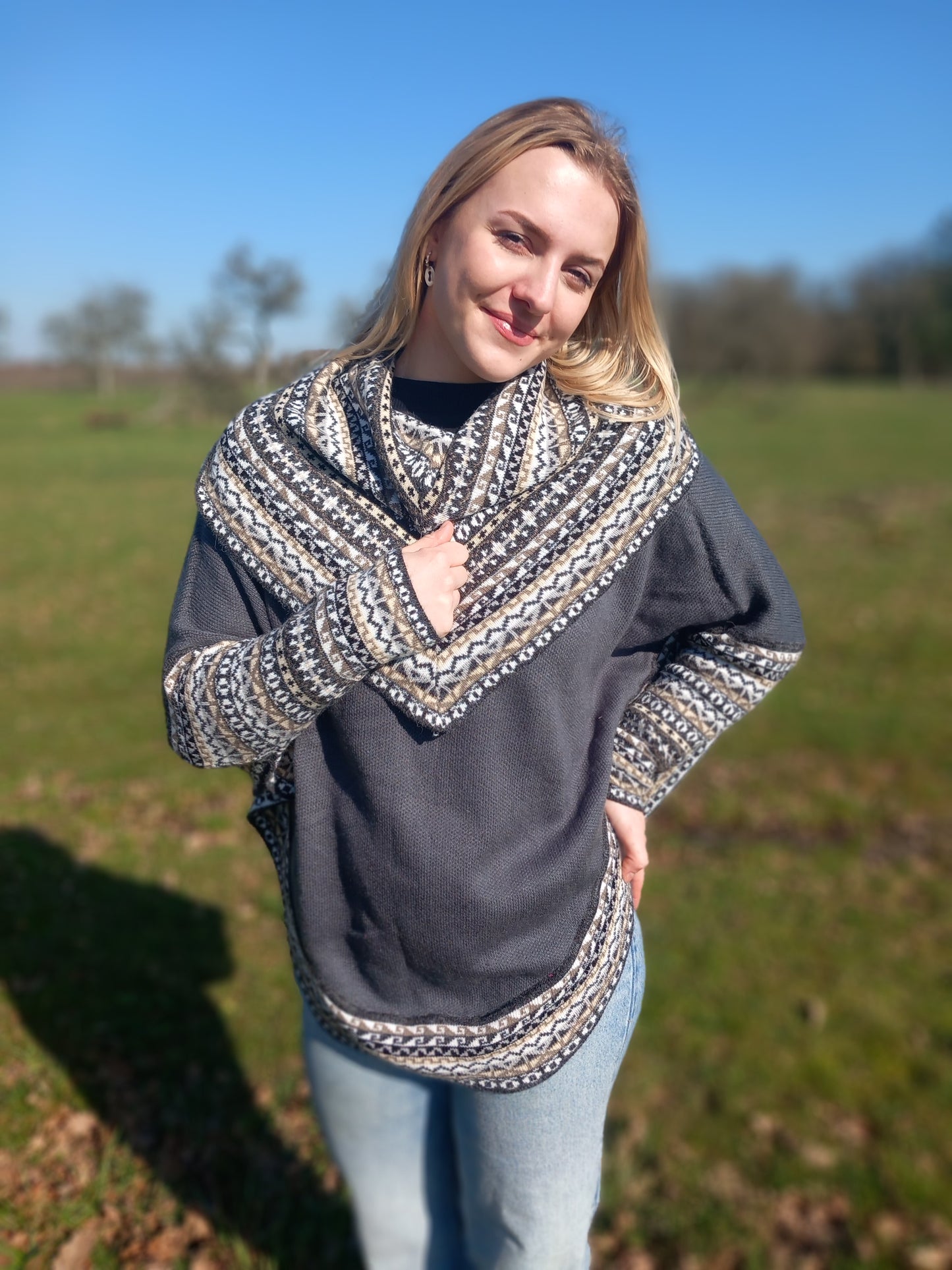 Poncho en Alpaga avec Manches