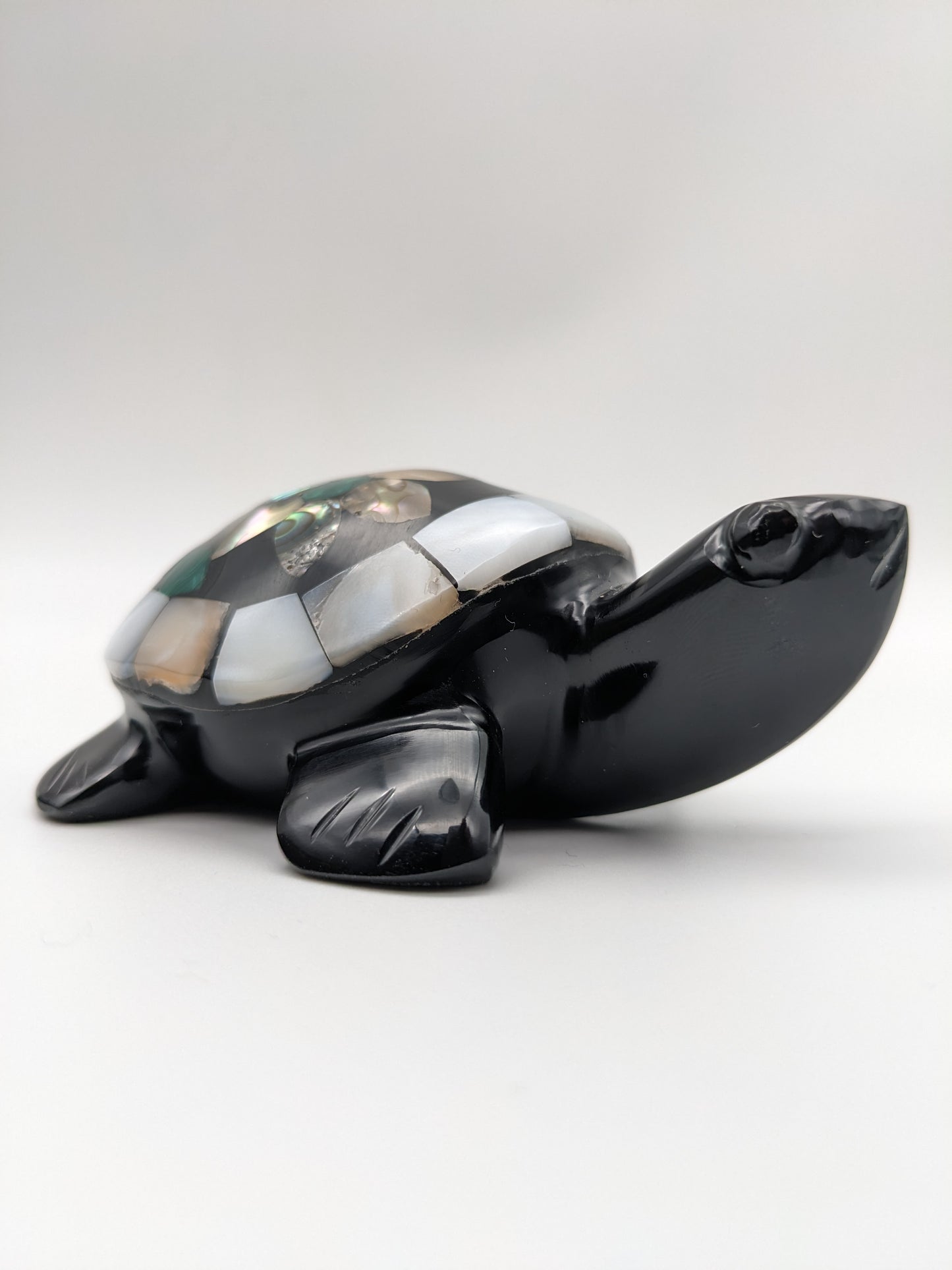 Tortue d’obsidienne incrustée assortie (tortue unique)